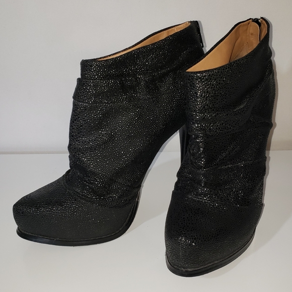 5/48 Saks Street Black Ankle Booties - Picture 2 of 8
